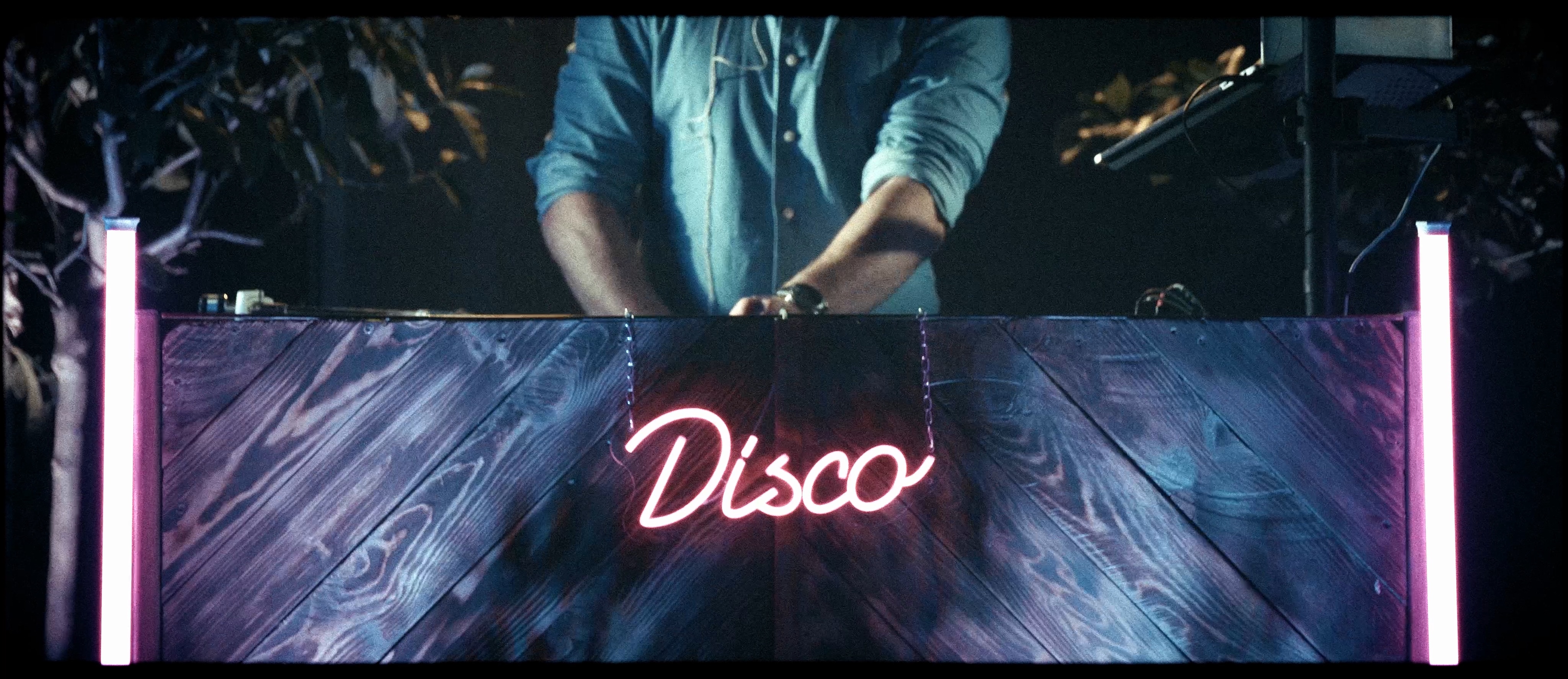 Howard Whiddett DJ booth setup