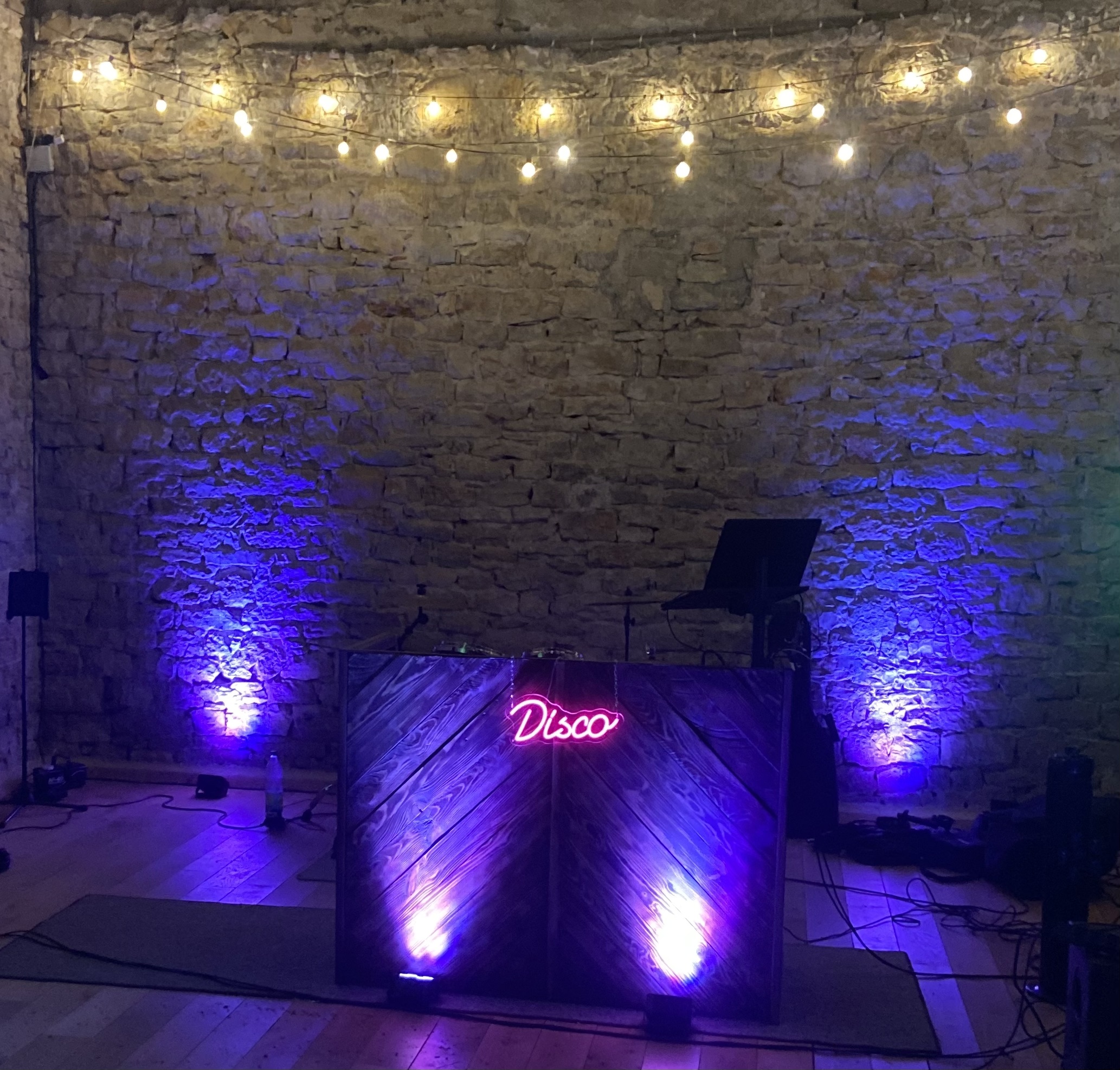 Howard Whiddett DJ booth in Aveyron